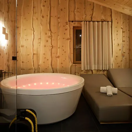 Hotel Dolomiti Alvera 3*