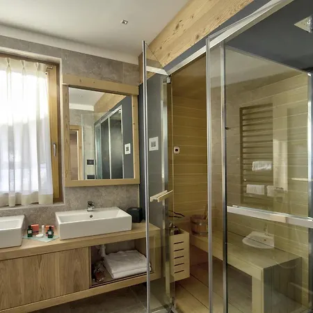 Dolomiti Alvera Hotel 3*